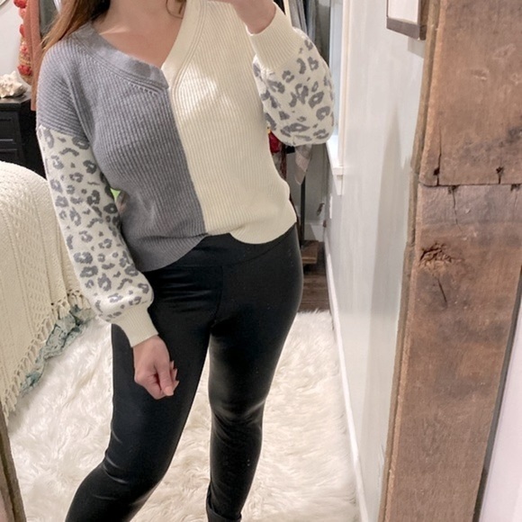 ee:some grey leopard print sweater size small/medium - Picture 4 of 7